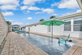 Duplex, Paradise Packs A Punch! Beachside Home, Heated Pool, Outdoor Lounge, Steps from Beach Access